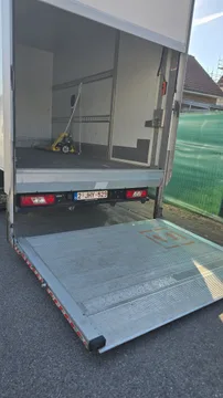 Transportör Lastbil ford transit truck with tail lift i Dilbeek Belgien